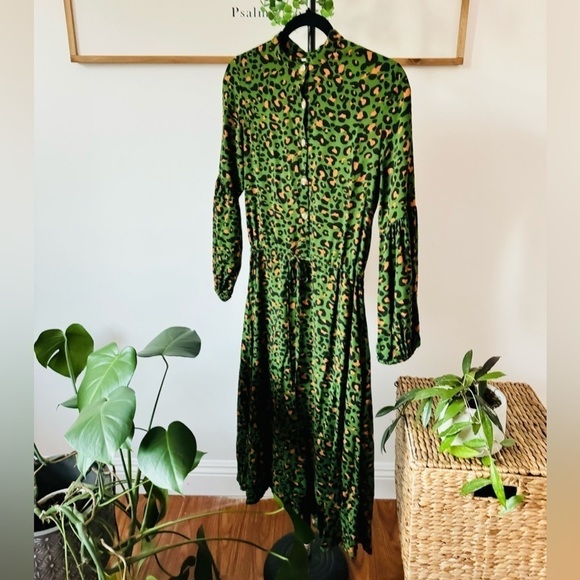 Beautiful Kimber Leopard Dress - Picture 13 of 13